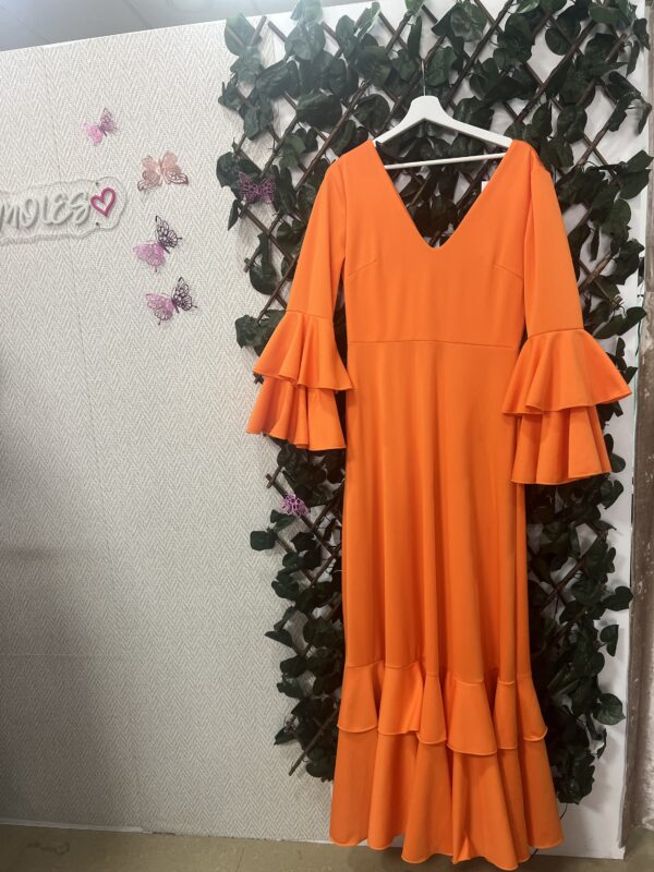 Traje naranja