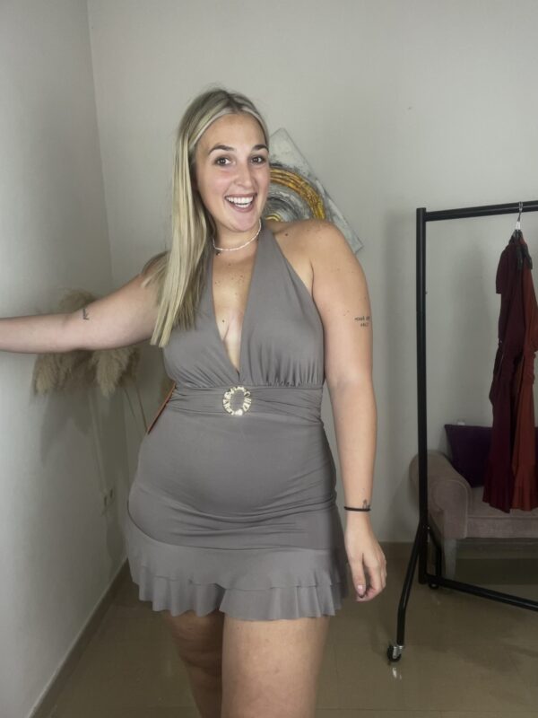 Vestido broche